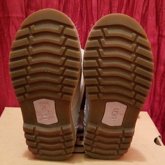 🔥SALE🔥AUTHENTIC GIRLS UGG CORENE BOOTS